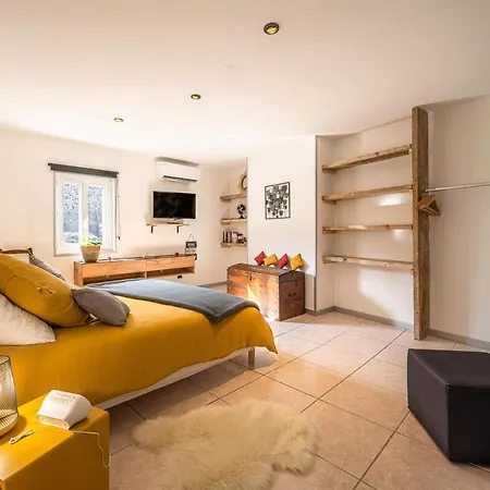 Maison Plein Centre Fourques (Gard)